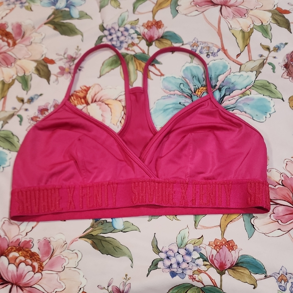 SAVAGE X FENTY - HOT PINK Savage sports bra